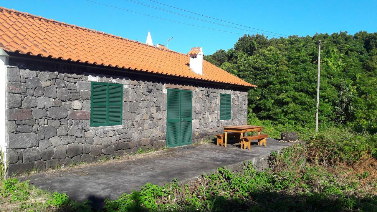 Azores Hibiscus House - Mountain And Sea Sao Roque do Pico Luaran gambar