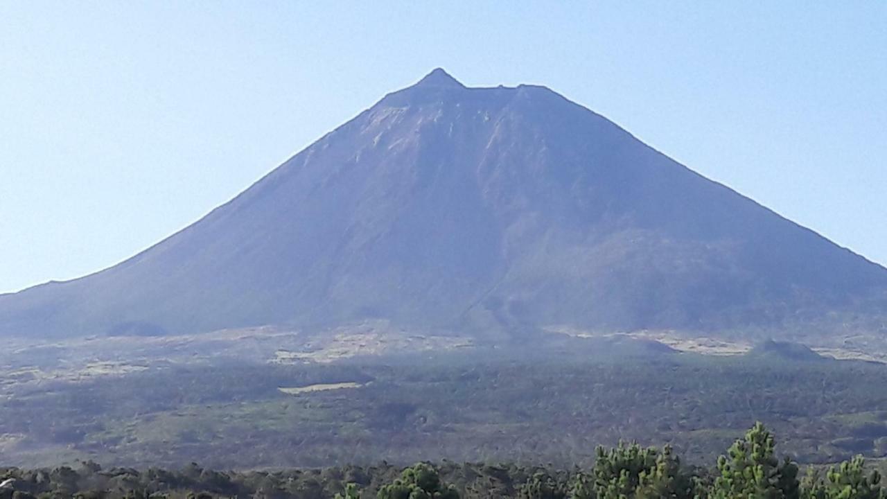 Azores Hibiscus House - Mountain And Sea Sao Roque do Pico Luaran gambar